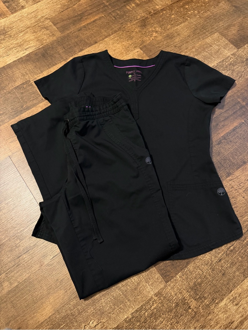 healing hands Women's Black Scrub Set - Picture 2 of 3